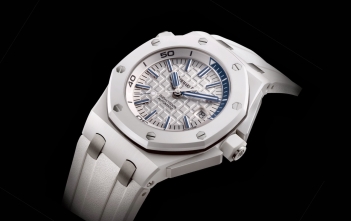 Royal Oak Offshore Diver white ceramic