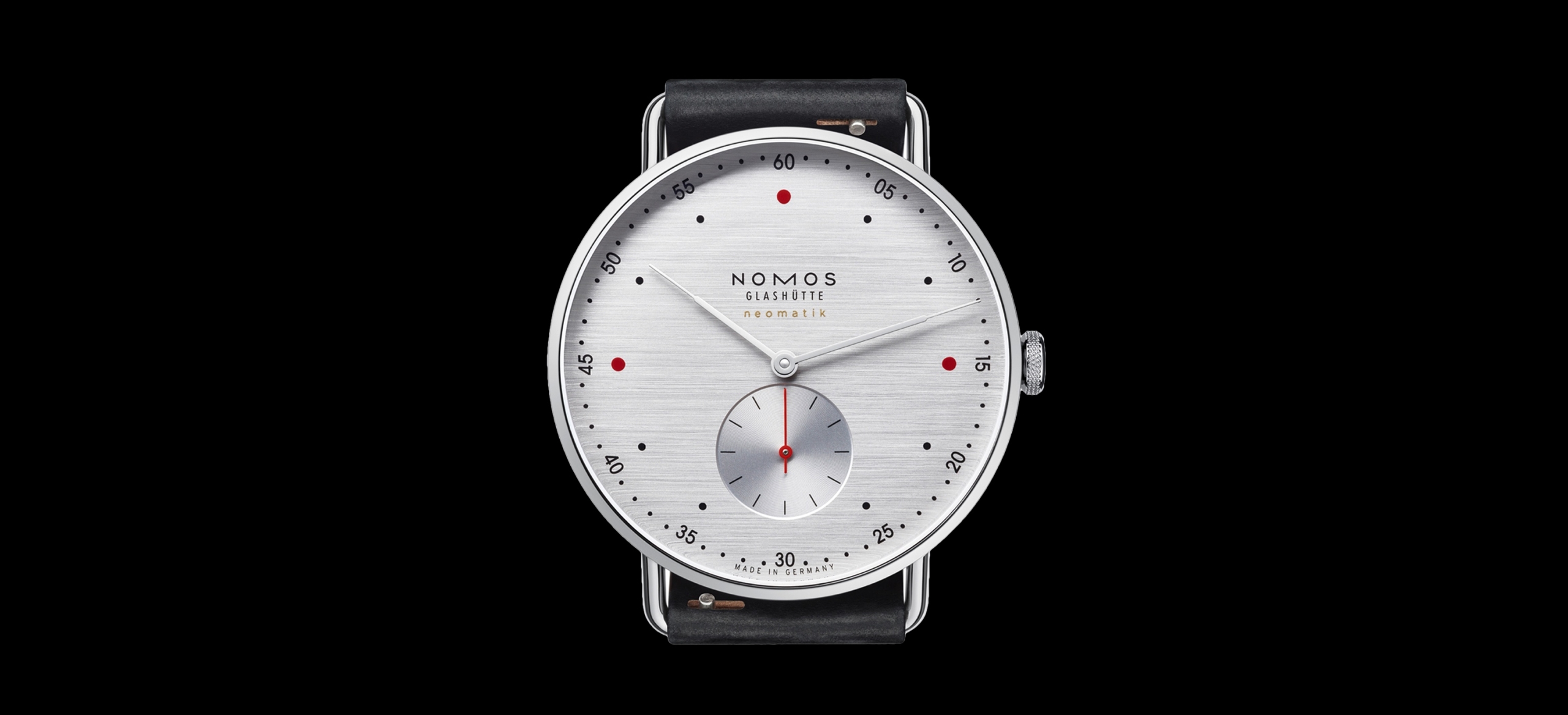 Nomos Glashutte Metro Neomatik 39 silvercut front