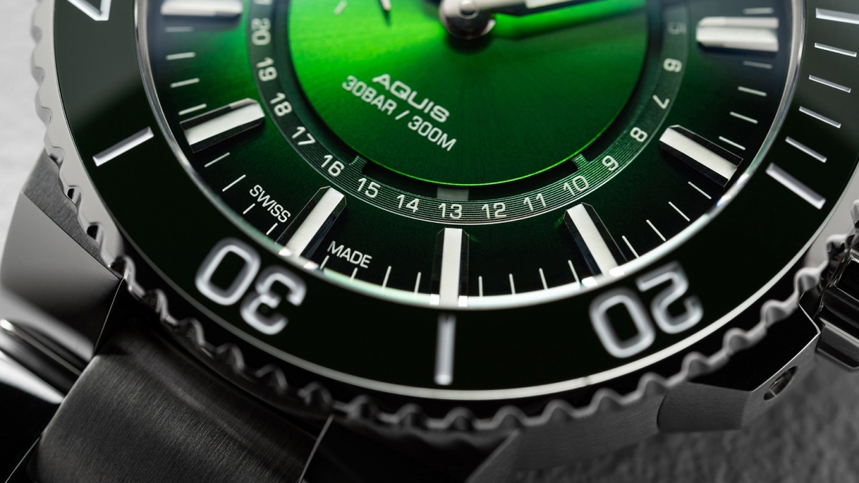 Aquis hangang Limited Edition Green men's watch 01 743