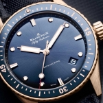 Blancpain Bathyscaphe en oro Sedna y esfera azul