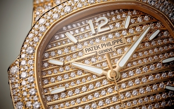 Patek Philippe en Watches and Wonders 2021 - Nautilus Haute Joaillerie 7118/1450R-001 - 02