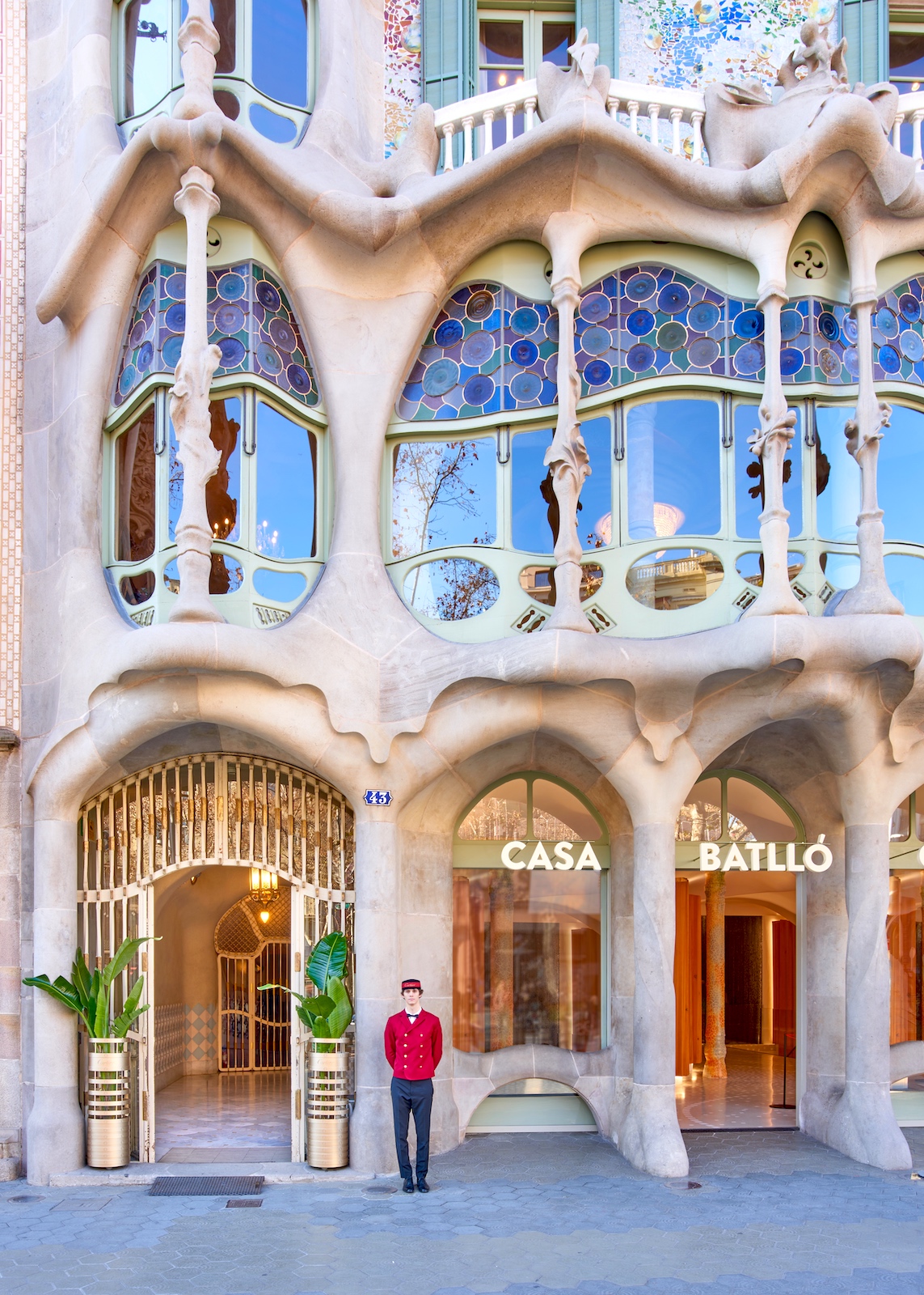 Cartier se instala en la Casa Batlló - antrada