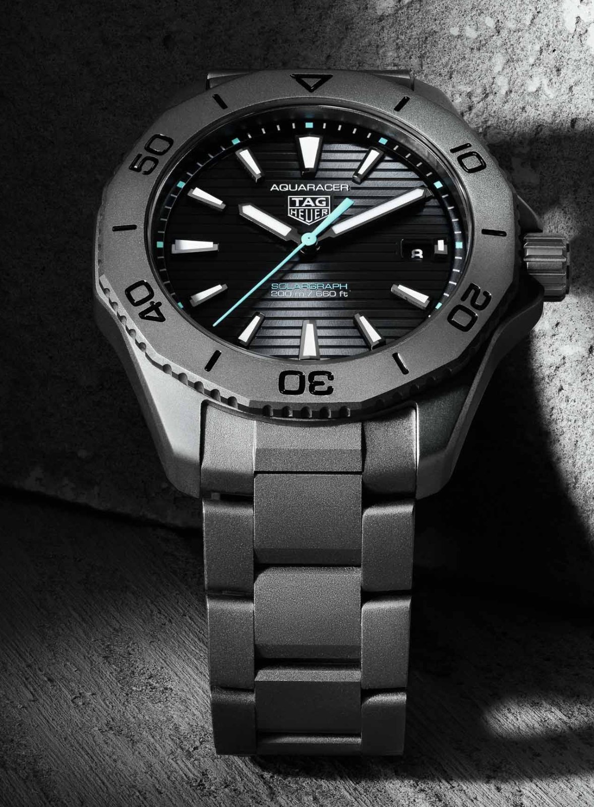 TAG Heuer Aquaracer Professional 200 Solargraph Titanium