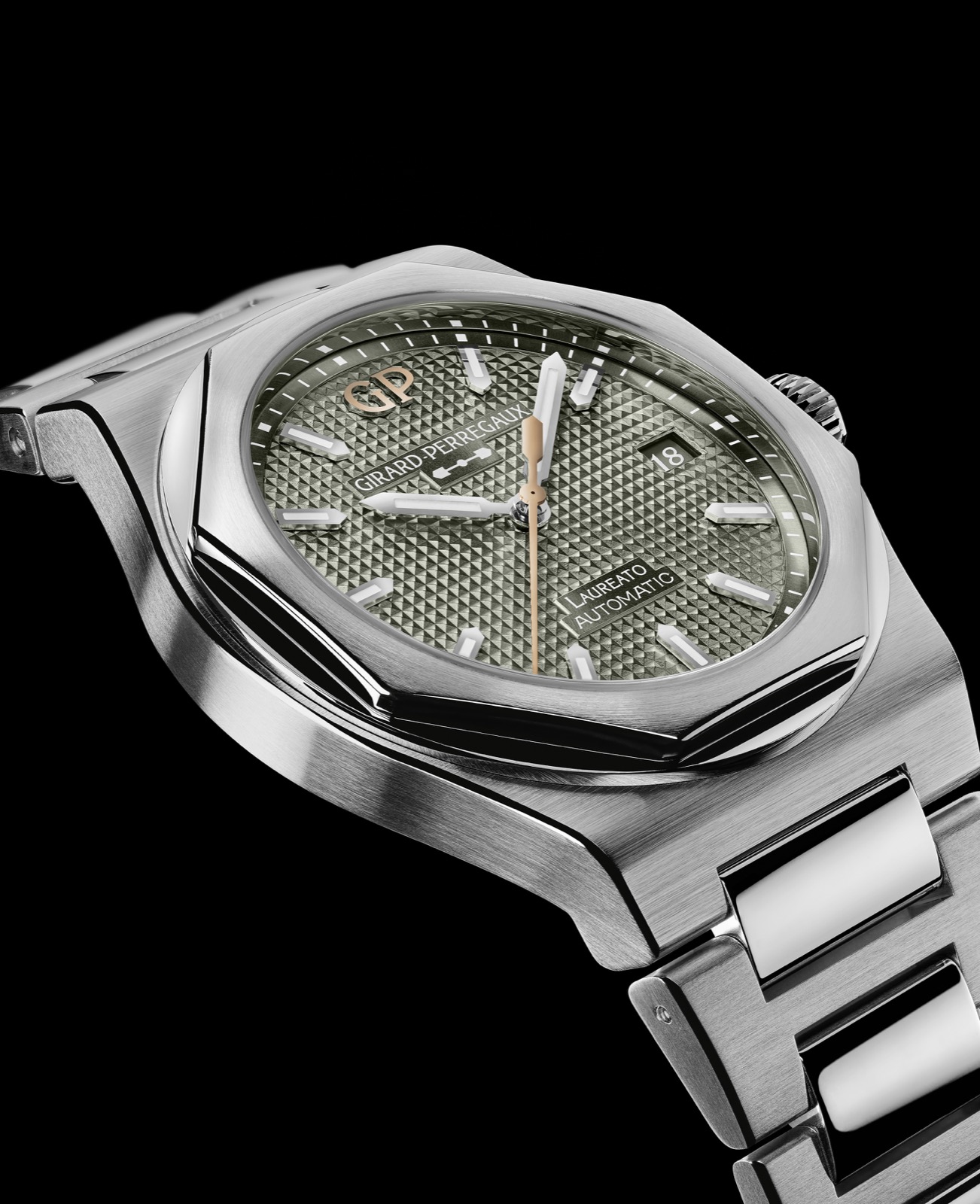 Girard-Perregaux Laureato 38 mm Sage green_02