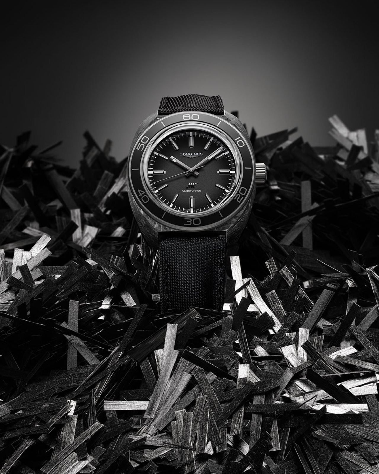 Longines Ultra-Chron Carbon_11