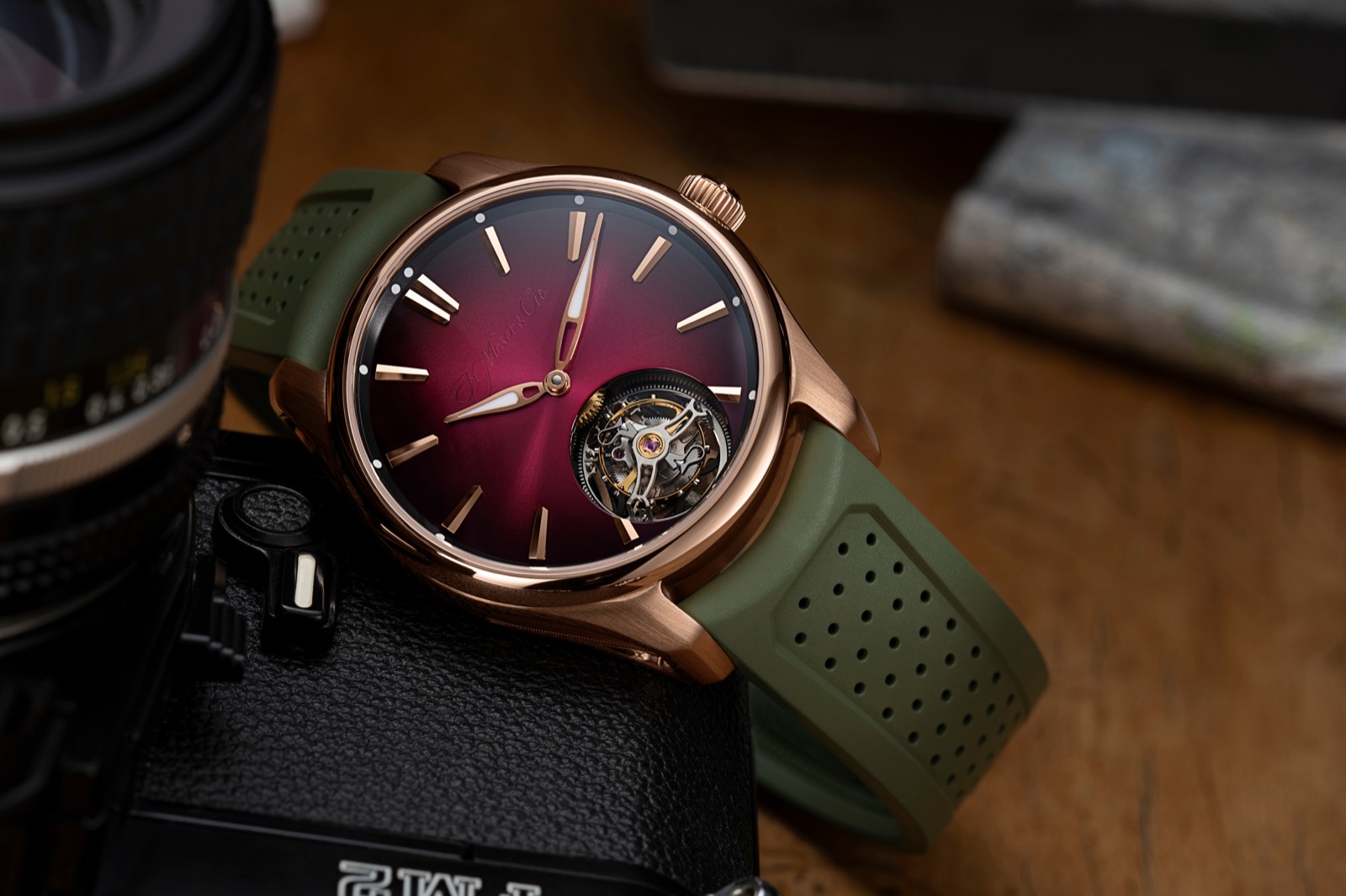 H. Moser & Cie. Pioneer Tourbillon Burgundy_03