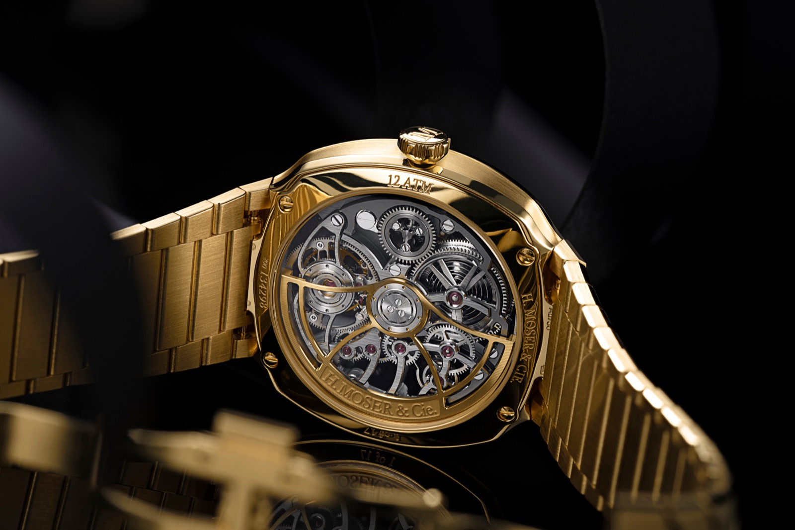 H. Moser & Cie. Streamliner Tourbillon Skeleton Yellow Gold_03